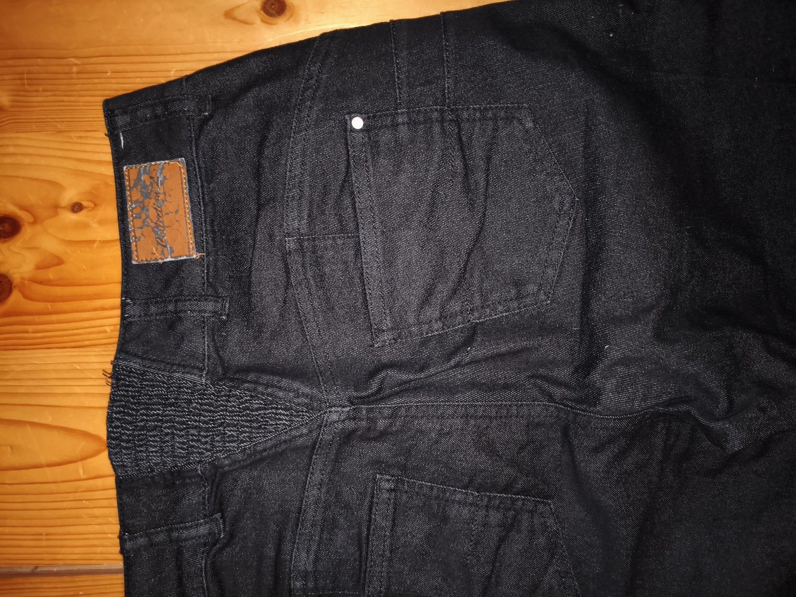 Jeans: Schwarze Jeans – Usato da Eschikofen venduto da anj_98vh 3