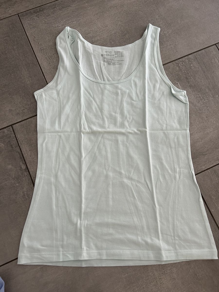 T-Shirts: Trägershirt in div. Farben, Grösse M – Gebraucht aus Engelburg von Quinti15 2