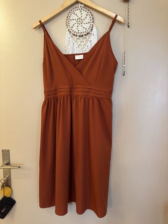 Vila Kleid, Grösse 40, Rostrot - Sommerlich & Elegant!