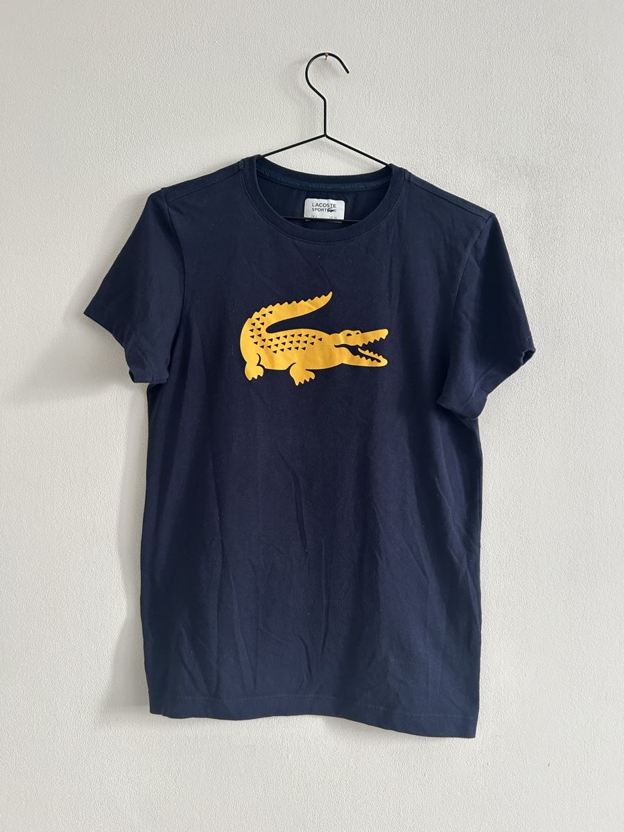 Lacoste T-Shirts: Lacoste Shirt mit grossem Krokodil – Gebraucht aus Aeugst am Albis von schatzkistee