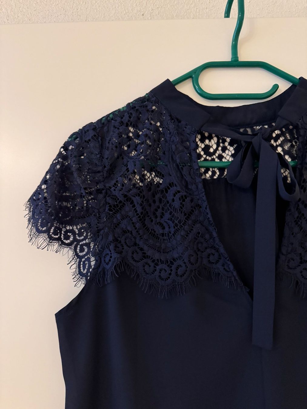 Chemisiers: Bluse mit Spitzen – D'occasion à Hunzenschwil par nadine_86 4