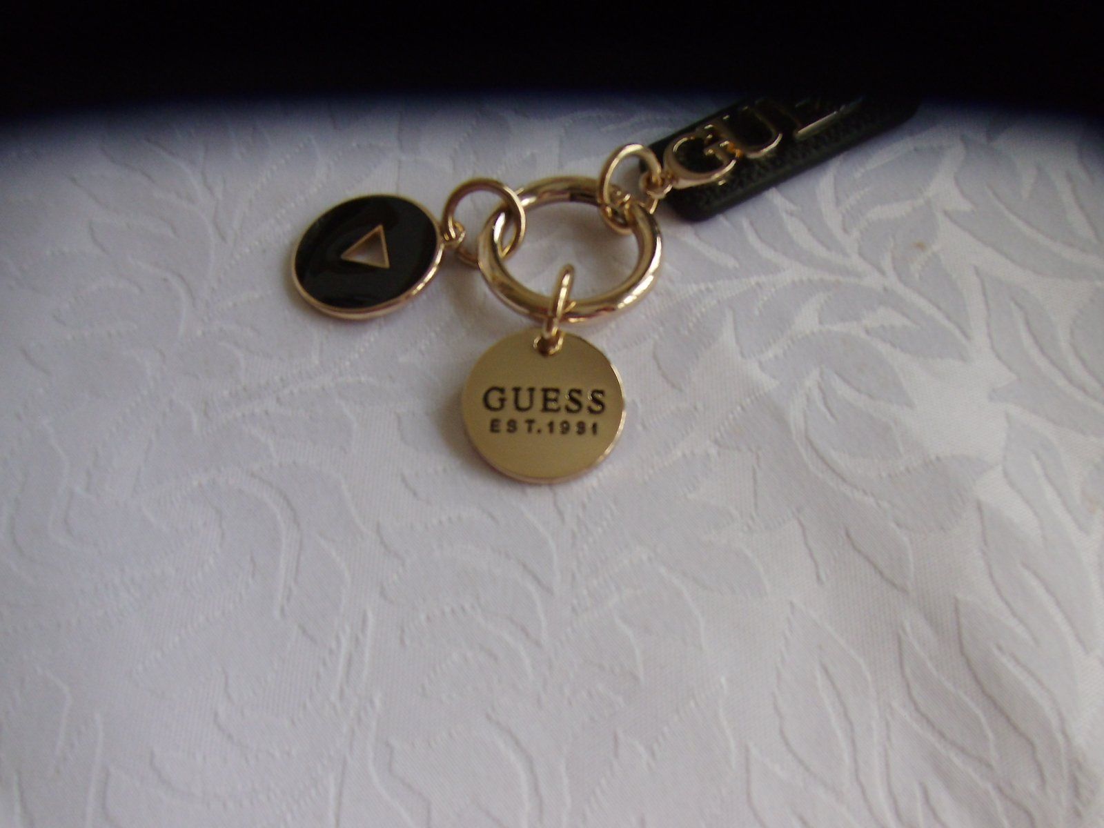 Guess Portachiavi: Guess Anhänger NEU für Tasche oder Schlüssel – Nuovo (secondo la descrizione) da Walenstadt venduto da Pluisa 1