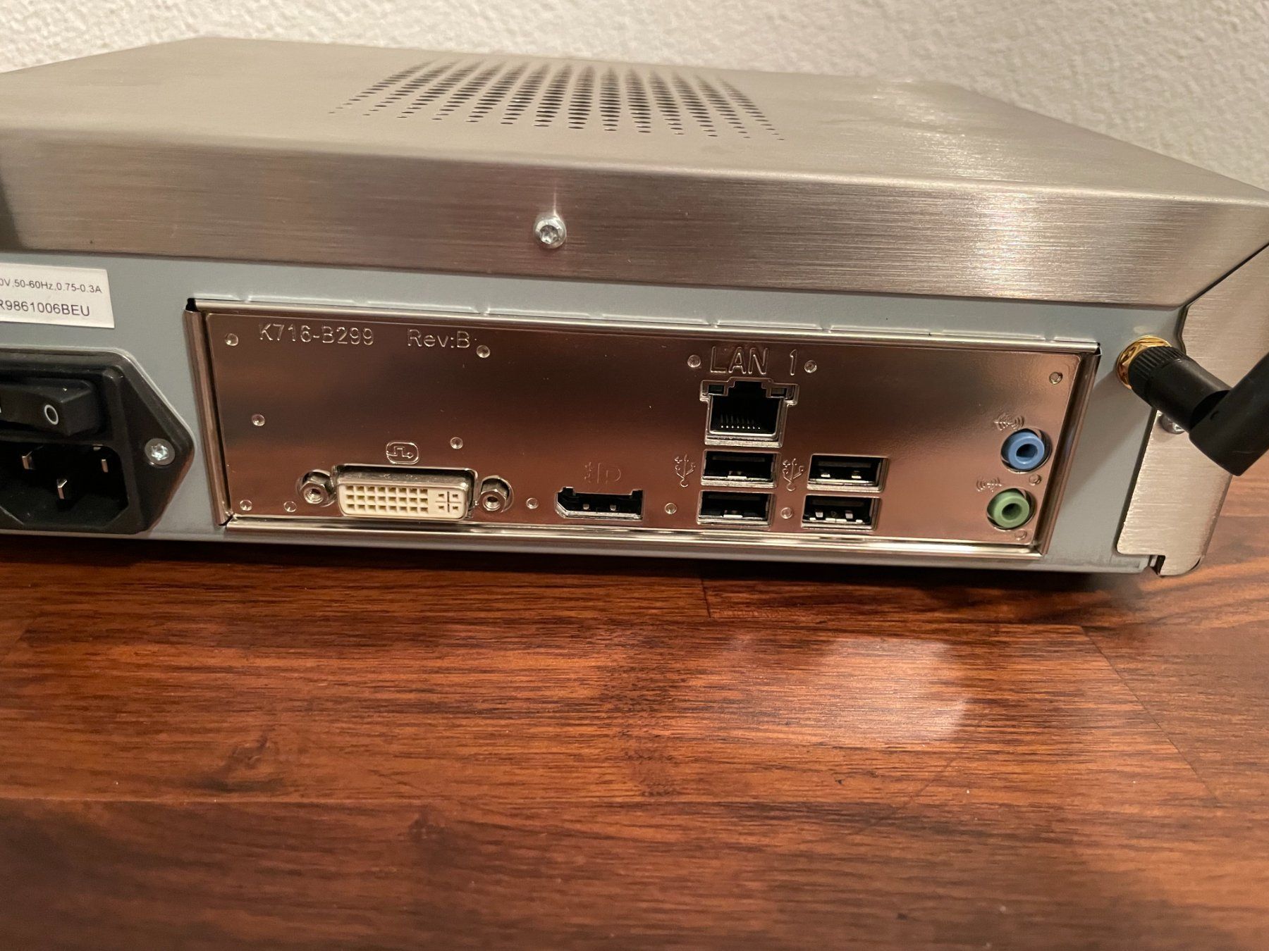 Unità & Adattatore: Barco ClickShare CSC-1 mit 4 Buttons – Nuovo (secondo la descrizione) da Mellingen venduto da Browser67 3