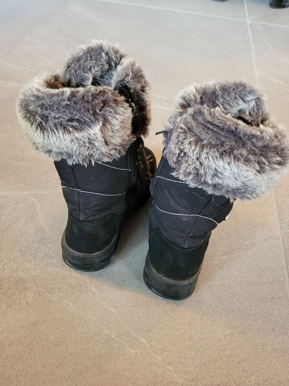 Scarpe per ragazze: Winterstiefel mit integrierten Spikes, Grösse 30 – Usato da Oberwangen TG venduto da Murmel82 3