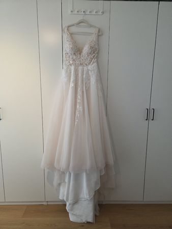 Brautkleid mit Spitze, Tüll und Glitzer