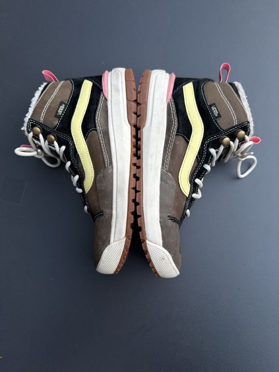 Vans Schuhe für Mädchen: Warme Vans Winter-Sneaker Gr. 38 Neuwertig – Gebraucht aus Scuol von bia_v5bz 2