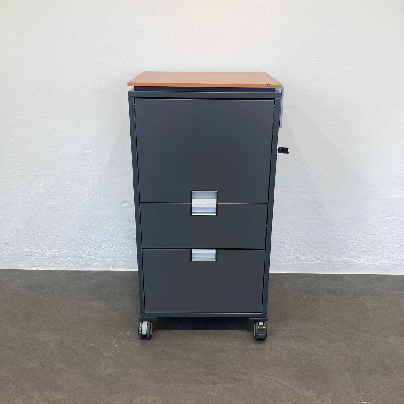 Banconi: Steelcase Moby Roll-Caddy - Anthrazit-Buche - mit – Usato da Schönenwerd venduto da mcofficeshop