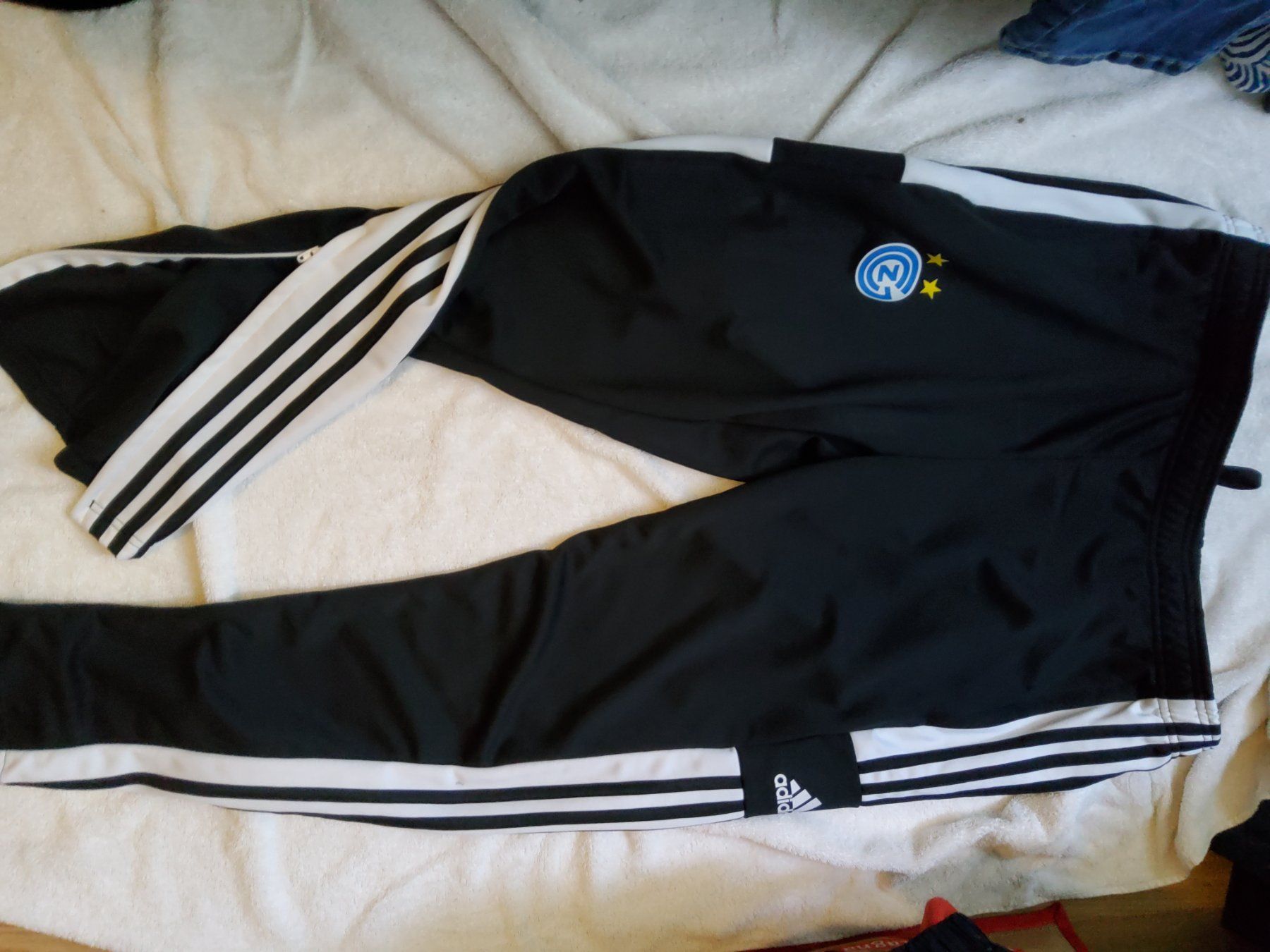 Adidas Hosen: Adidas Trainer Hose XL – Gebraucht aus Zürich von Dalicelik