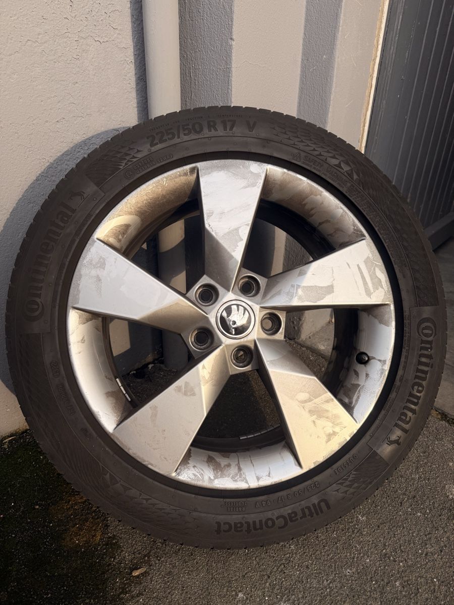 Pneus & Kompletträder: Skoda Alufelge mit sommerreifen 225/50 R17 - Top Preis! – Neu (gemäss Beschreibung) aus Sulgen von boe_jh2p