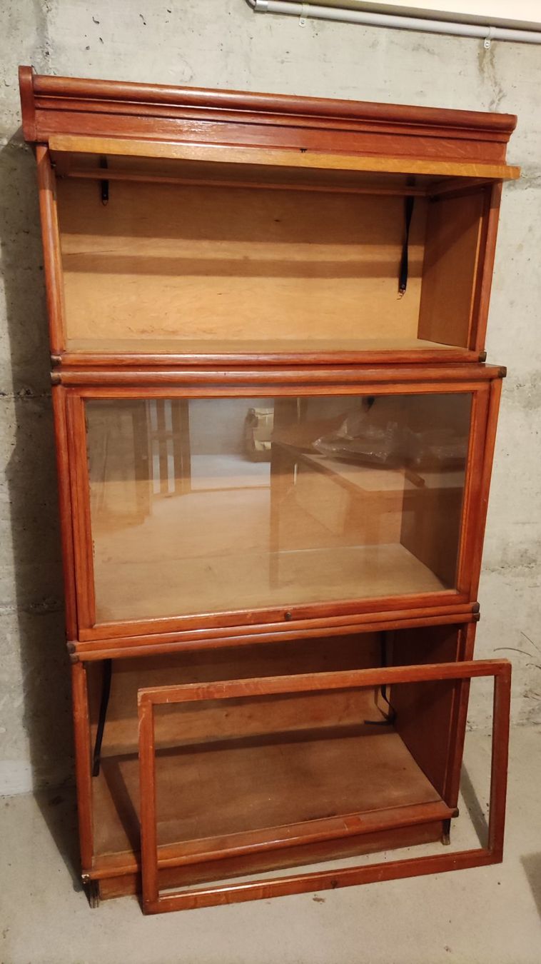 Vetrine: Bibliothèque vitrine d'avocat – Usato da Orbe venduto da ecilea 1