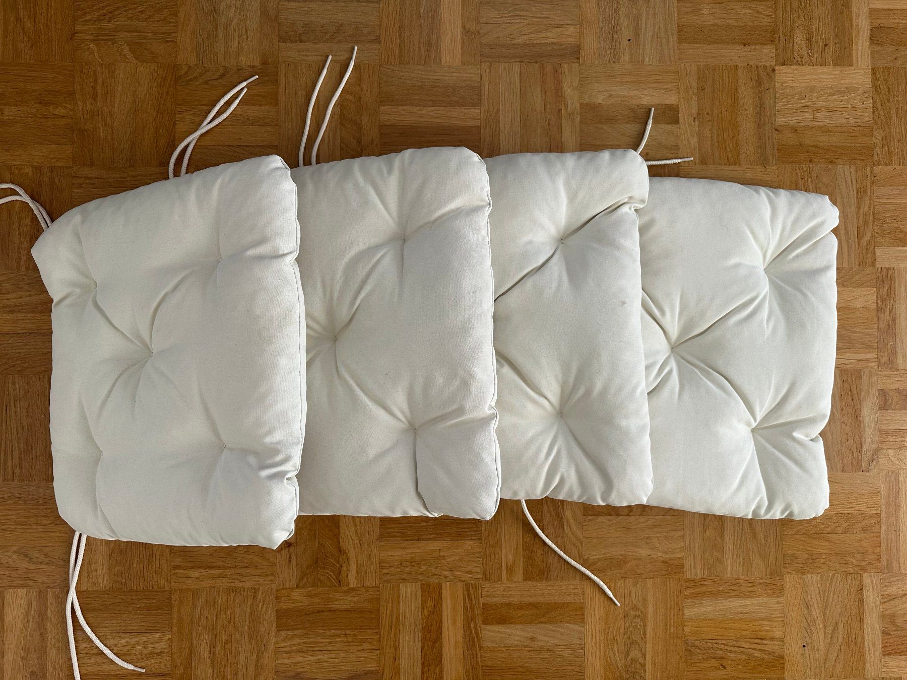 Ikea Kissen: 4 Kissen weiss quadratisch mit Bindeband – Neu (gemäss Beschreibung) aus Winterthur von nel_dn6r