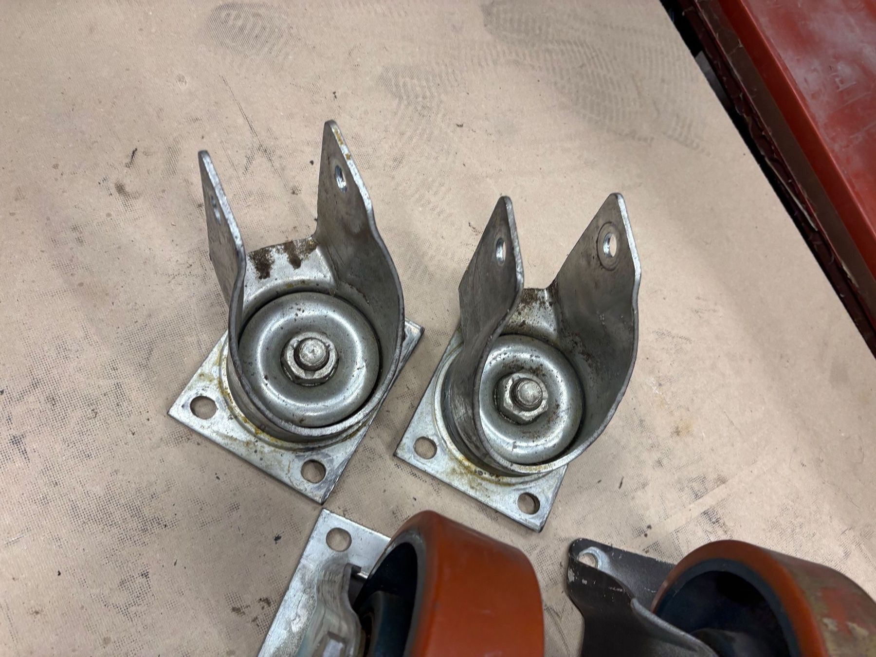 Altro per stoccaggio & trasporto: 4 Stück Schwerlastrollen Lenkrollen Bockrollen, Rollen – Usato da Winterthur venduto da ReUse_Baumarkt 2
