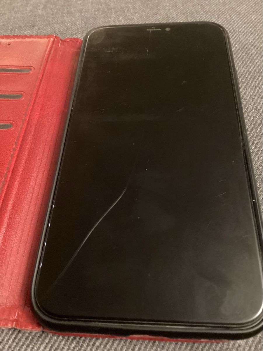 Apple Handys / Smartphones: iPhone 11 mit Hülle  – Defekt aus Biberist von Hanswerk