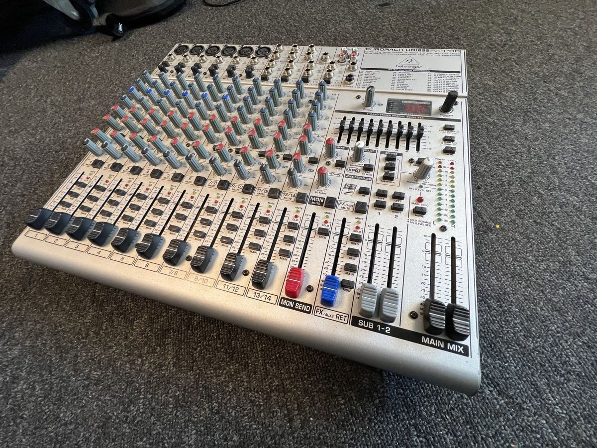 Behringer Mischpulte: Behringer Eurorack UB1832FX-PRO Mischpult – Gebraucht aus Turtmann von MrStony4 1