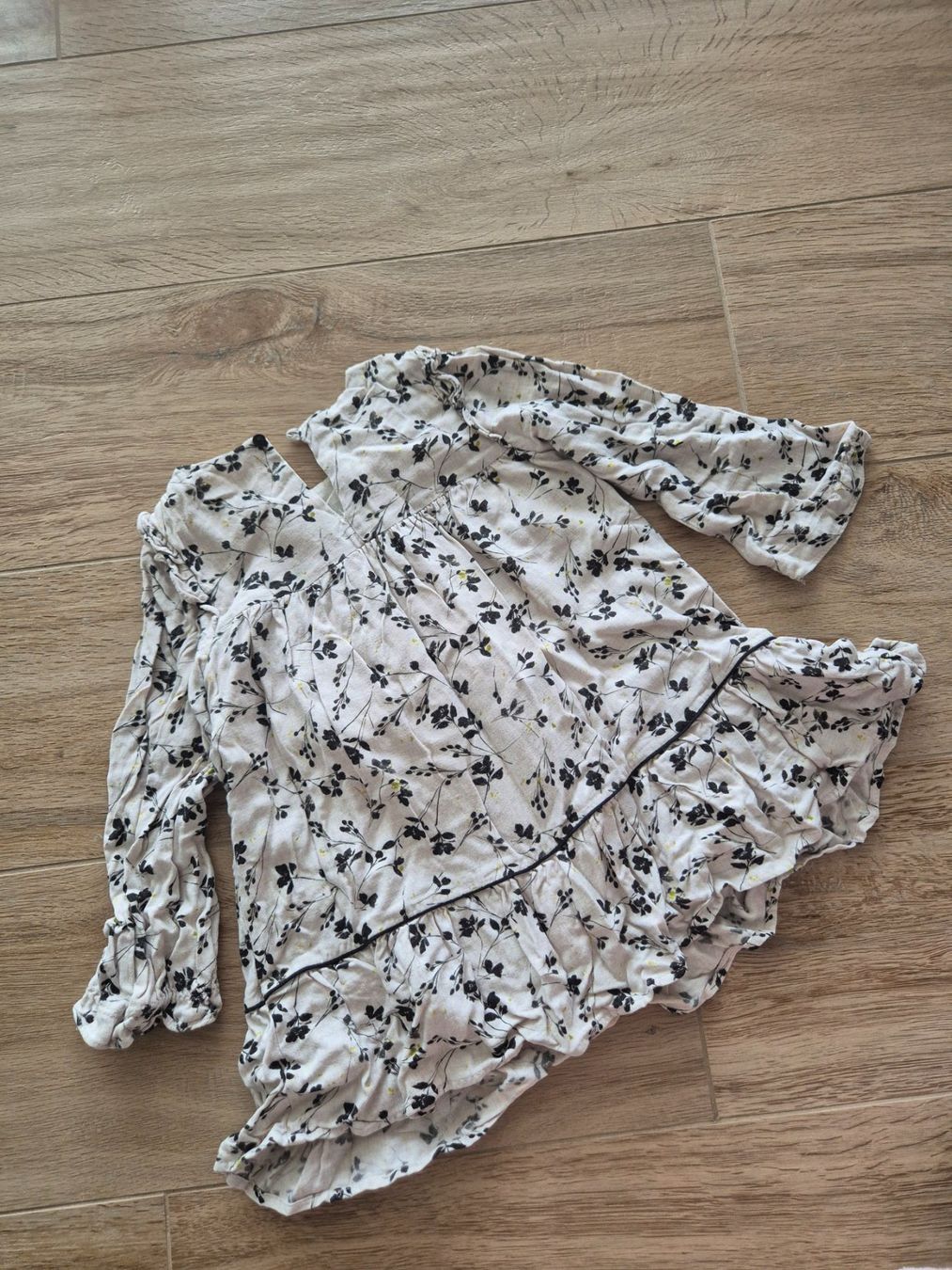 Zara Vestiti & Gonne: Zara Kleid mit Blumenmuster, Grösse 104 – Usato da Wohlen AG venduto da dim_rg9y 1