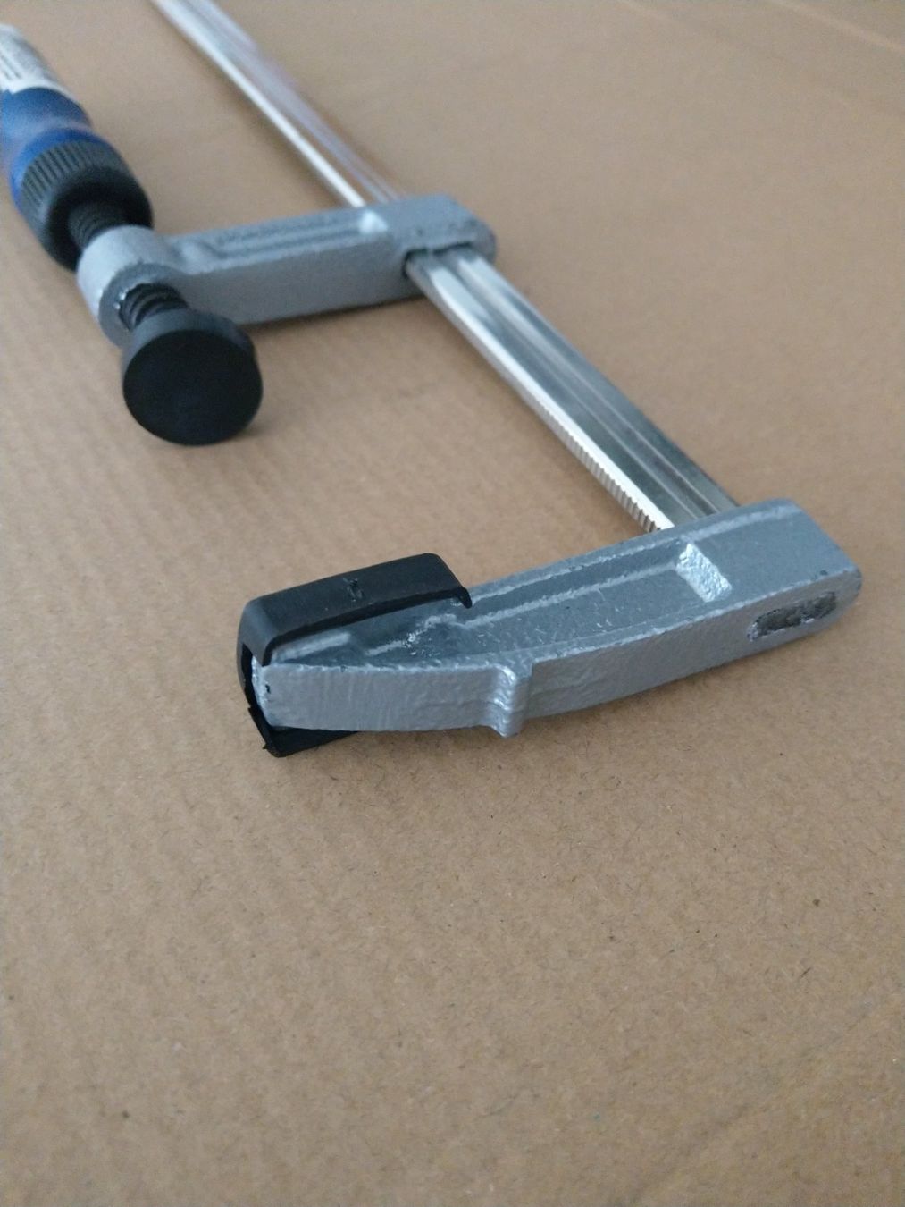 Tutti gli attrezzi: Serre-joint / pince à vis, 50x150 – Nuovo e nell'imballaggio originale da Neyruz FR venduto da Akaraion-KFT