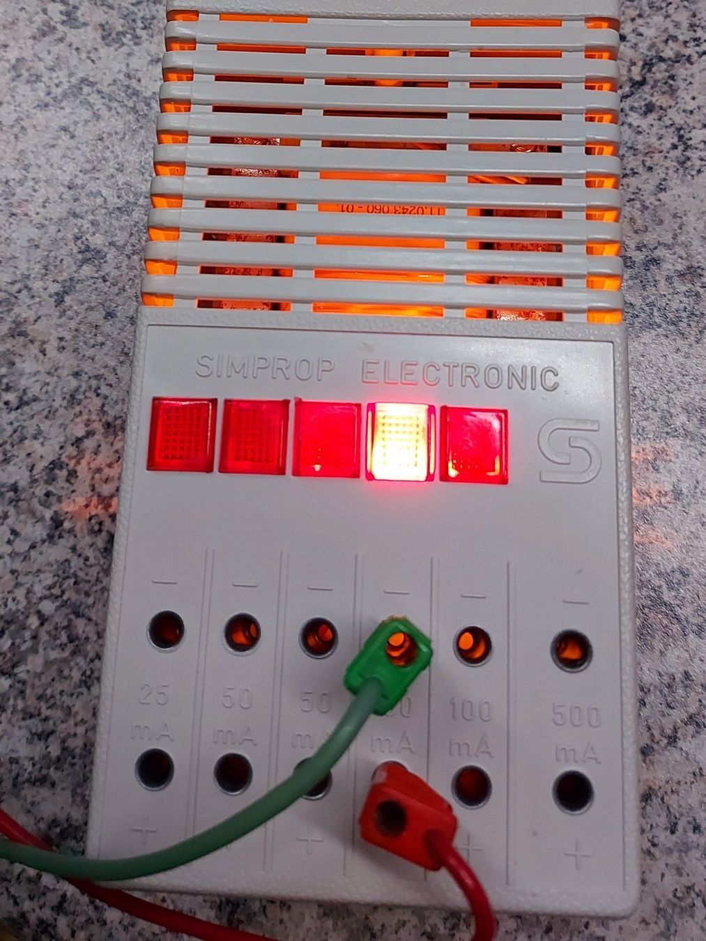 Modellini di ferrovie: Simprop Electronic Ladegerät Trafo Modellbau CH – Nuovo e nell'imballaggio originale da Kloten venduto da Juanita3 2