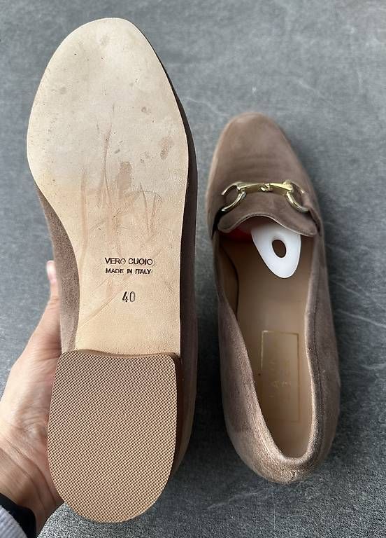 Scarpe da donna: Loafer Wildleder braun, Gr. 40 – Usato da Thalwil venduto da and_fdf5 2
