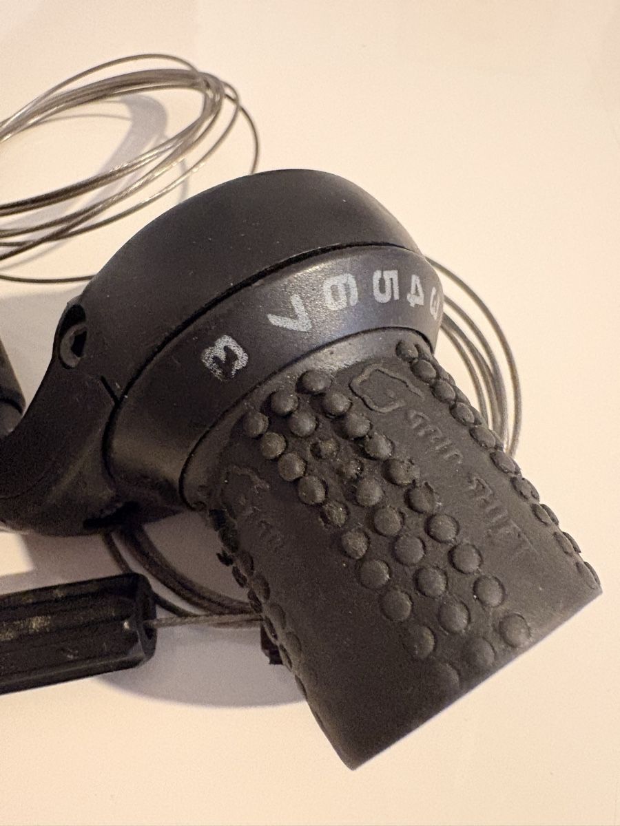 Pezzi di ricambio: Grip Schift 8x 3 speed retro mtb  – Usato da Giubiasco venduto da bulag 4