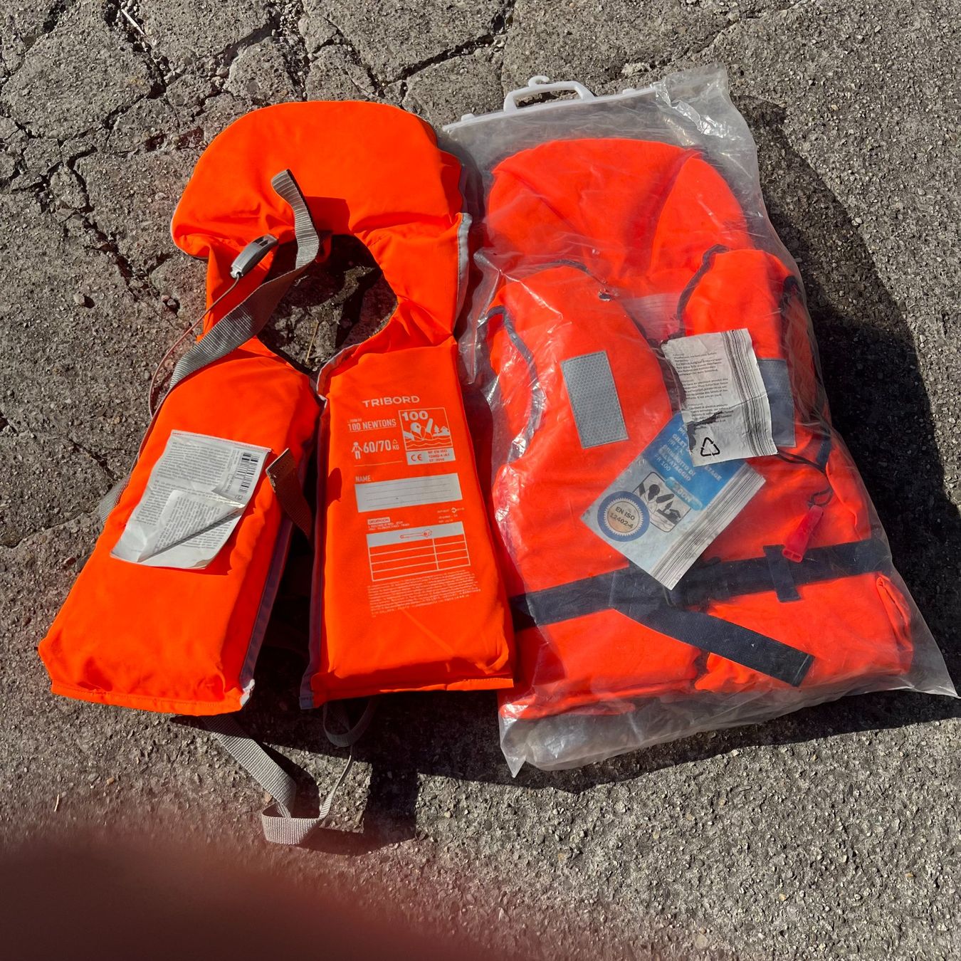 Schwimmwesten: Gilets de sauvetage – Neu (gemäss Beschreibung) aus Concise von 1966Didi 1