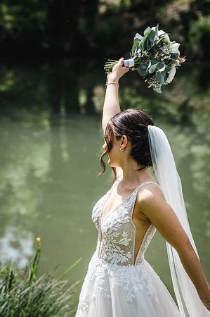Hochzeitskleid (Jahr 2025) inkl. passendem Schleier
