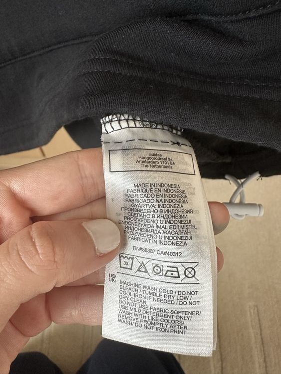 Adidas Maglioni & Felpe: Hoodie von Adidas – Nuovo (secondo la descrizione) da Zug venduto da Yapping 3
