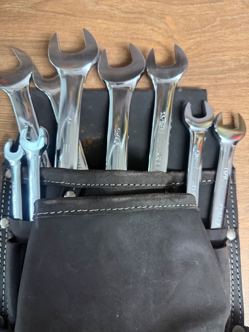 Tutti gli attrezzi: Werkzeugsatz mit Gürtel, Leder – Nuovo (secondo la descrizione) da Nussbaumen AG venduto da olitech5415 1