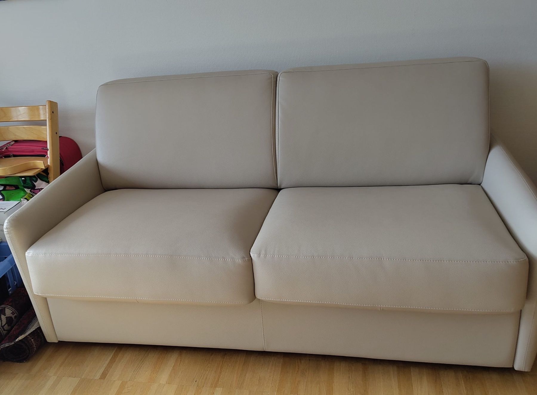 Sofas: Bettsofa gebraucht, Leder cremefarbig – D'occasion à Thalwil par Win29
