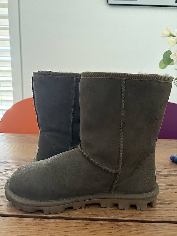 Scarpe da donna: Ugg Boot Brown Gr. 38 – Usato da Birmensdorf ZH venduto da japaro 1