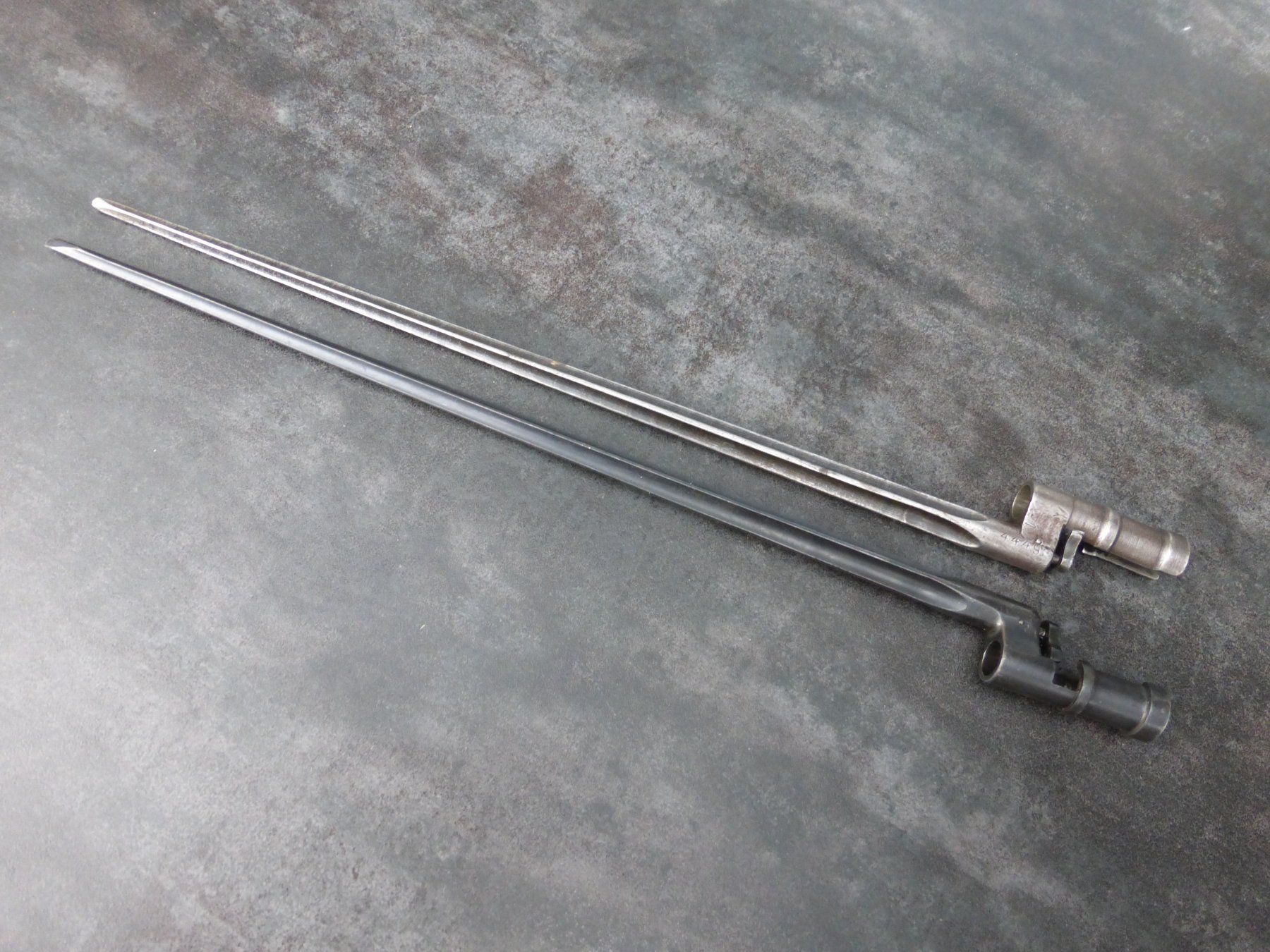 Armi bianche: 2 Original Bajonette M1891/30 – Usato da Rüthi (Rheintal) venduto da Schmidtrubin1 2