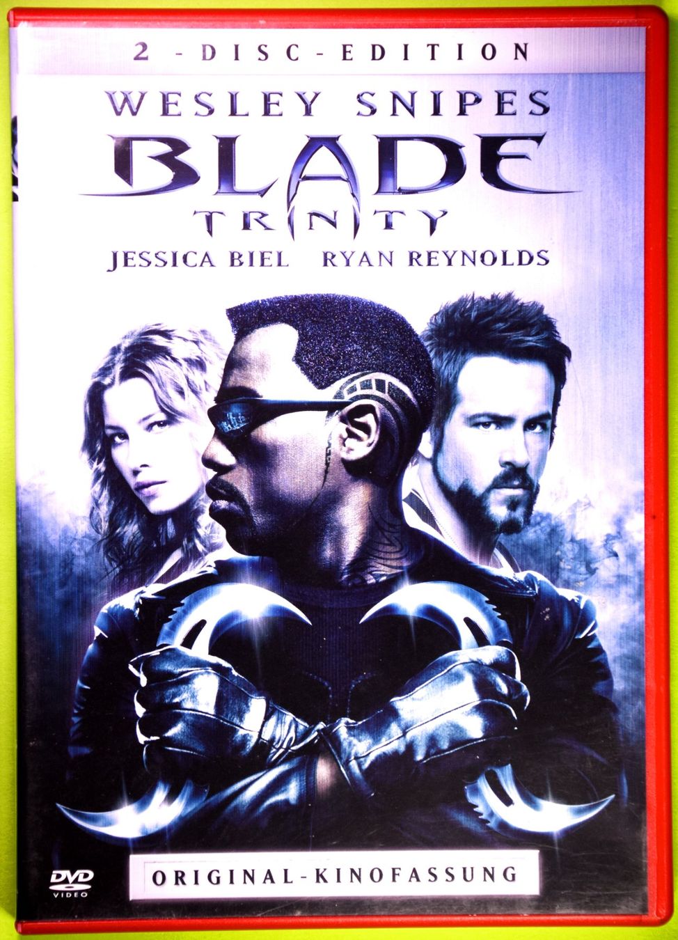 Tutti i DVDs: BLADE TRINITY  /  JESSICA BIEL  /  RYAN REYNOLDS  (2 DISC'S) – Nuovo (secondo la descrizione) da Luzern venduto da piro12