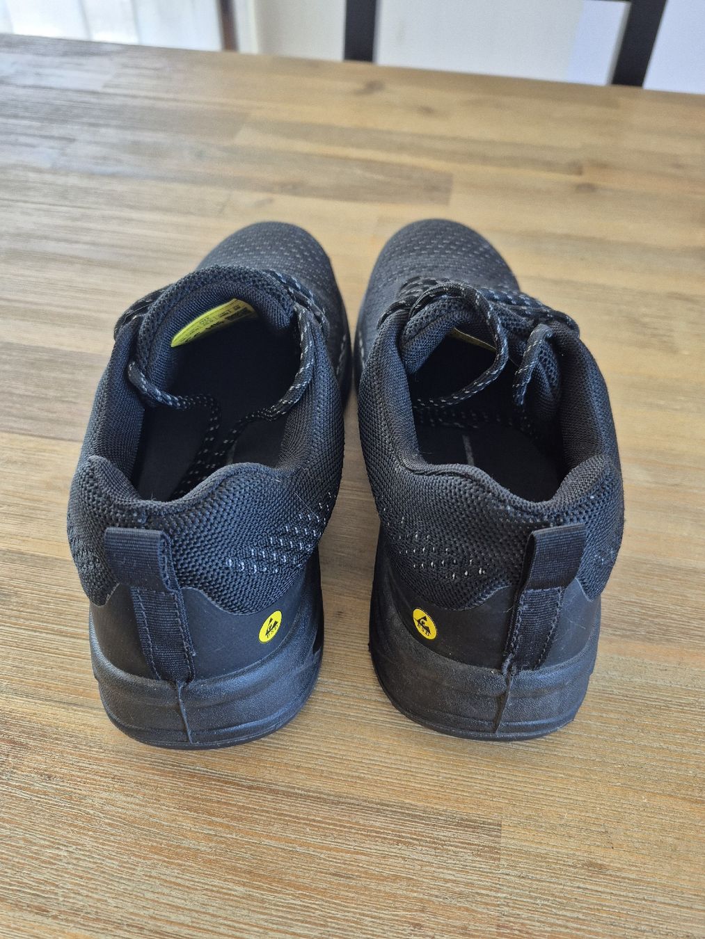 Scarpe da uomo: Herren Sicherheits Arbeitsschuhe Gr. 44 – Usato da Gerlafingen venduto da nila44 2