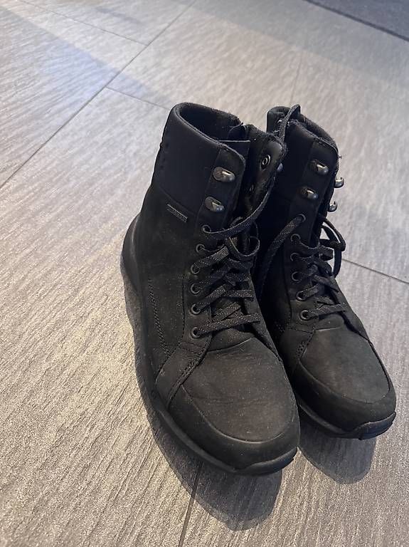 Scarpe da uomo: Winterschuhe Icebug mit Spikes Gr 40 – Usato da Spiez venduto da Tweety_21 1
