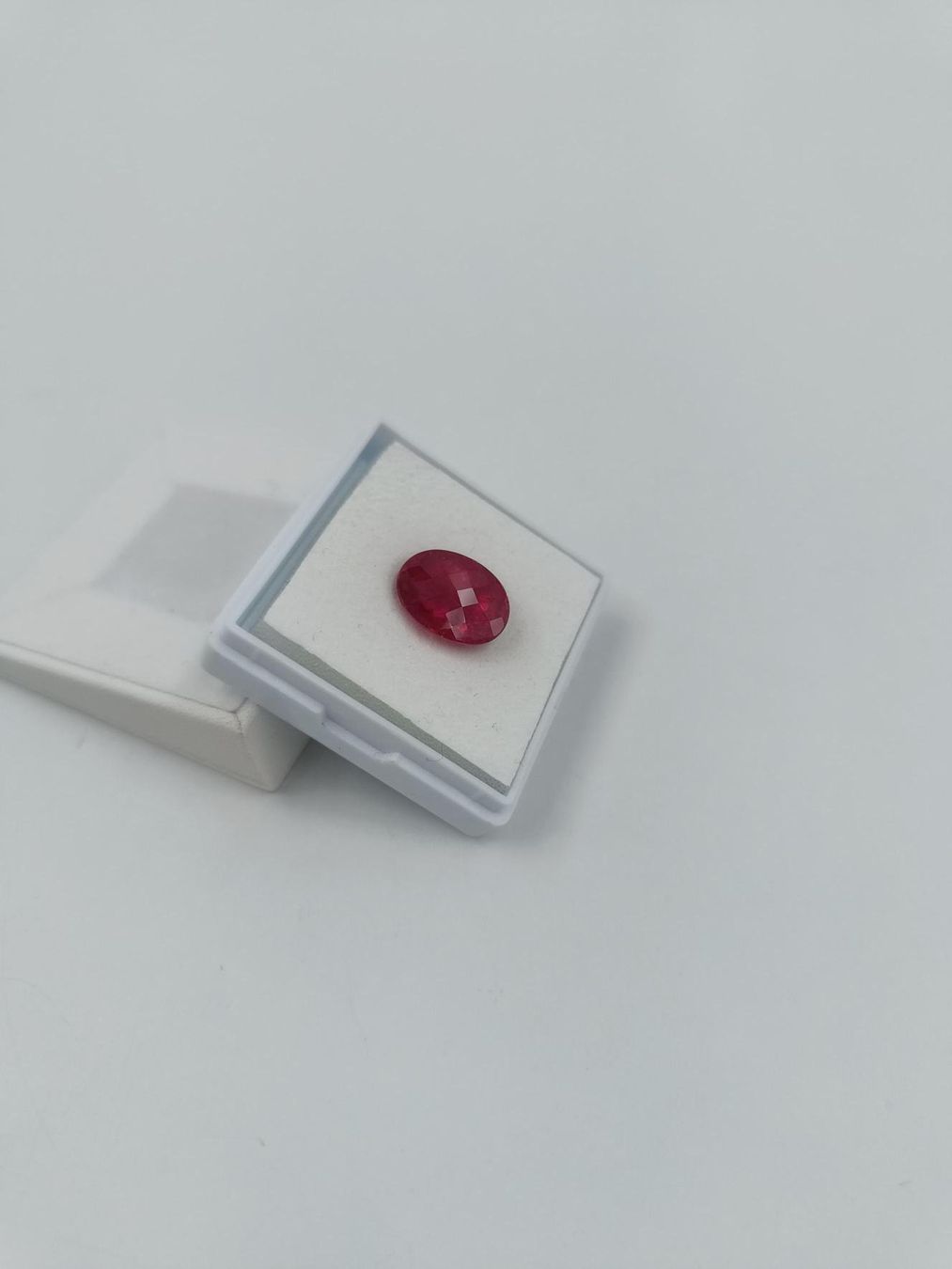 Pietre preziose: 1 PINKER OVALER TURMALIN, 8.500 CT. – Usato da Luzern venduto da EdiGem 2