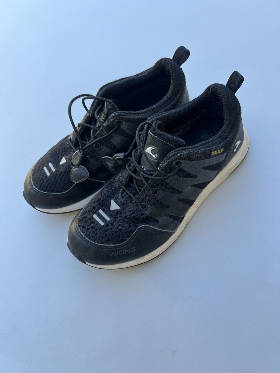 Chaussures garçon: Viking Trekkingschuhe Gr. 33 – D'occasion à Heiligkreuz (Mels) par fodo