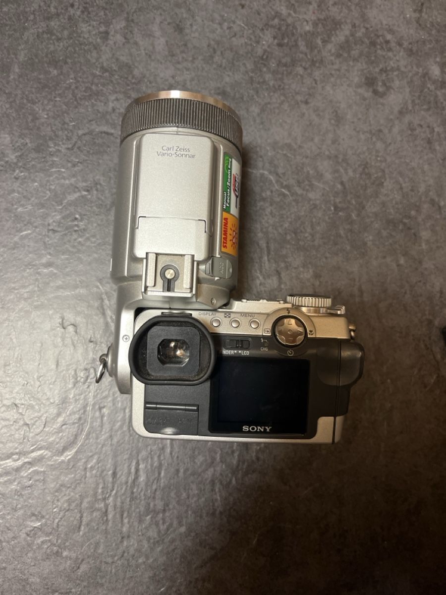 Sony Fotocamera: Sony F717 – Usato da Langwies venduto da ann_n88c 1