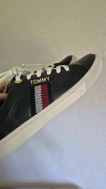Tommy Hilfiger Damenschuhe: Scarpe Tommy Hilfiger numero 38 – Gebraucht aus Gudo von arl_lgk6 1