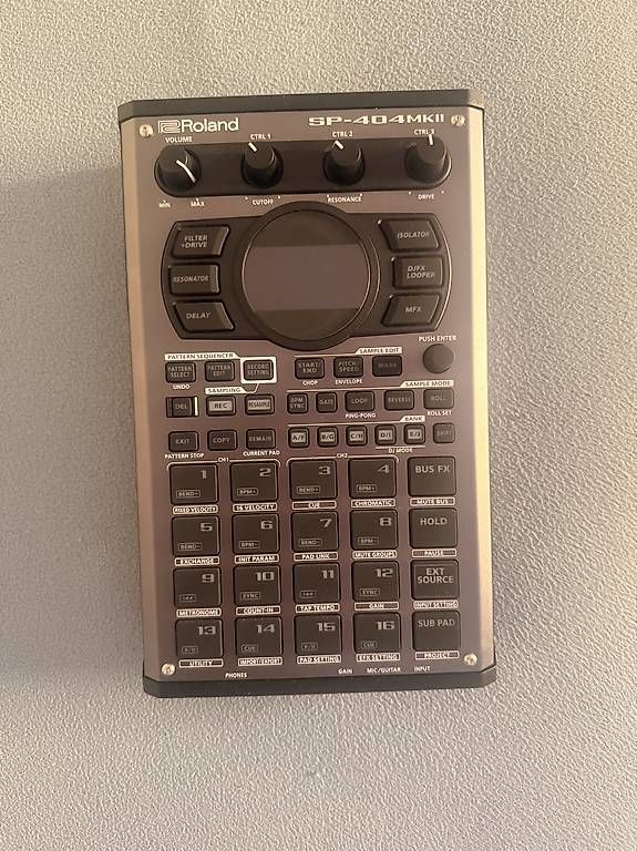 Musikinstrumente: Roland SP-404MKII – Gebraucht aus Küsnacht ZH von you_2xns 1