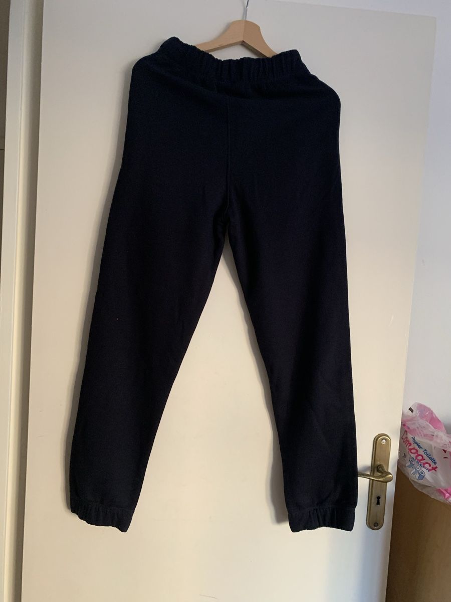 Ganni Pantaloni: Pantalon jogging bleu nuit Ganni – Nuovo e nell'imballaggio originale da Genève venduto da rez_c6c6 2