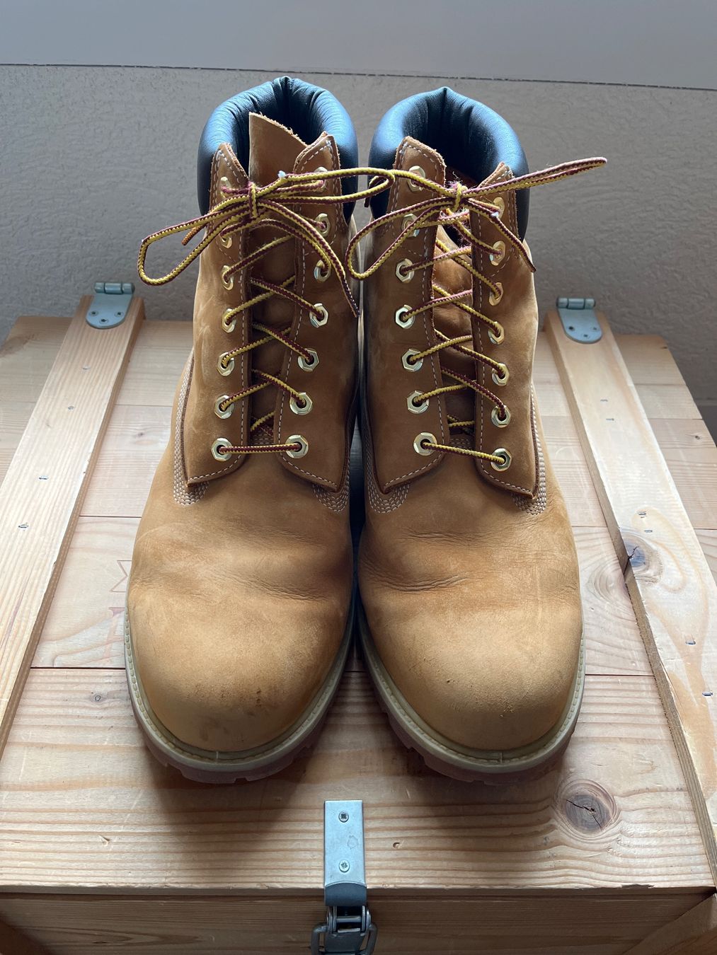 Timberland Herrenschuhe: Timberland 6 inch Gr. 49 – Gebraucht aus Marin-Epagnier von Pastankl 1