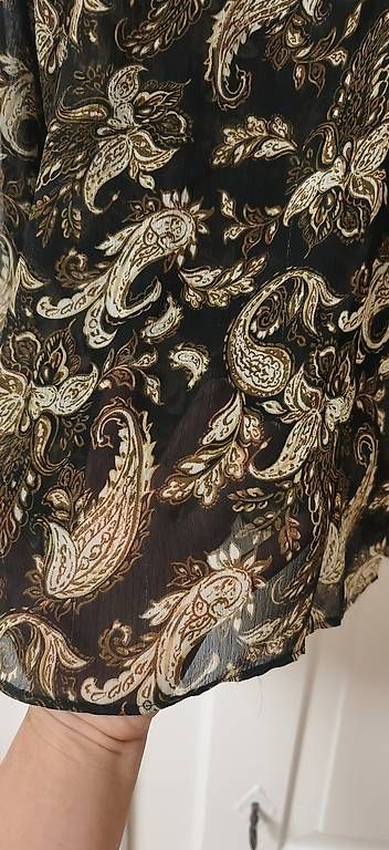 Chemisiers: Mango Bluse mit Paisleymuster  Grösse M – D'occasion à Schaffhausen par wanno