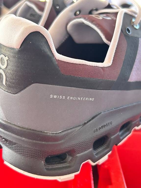 Chaussures hommes: ON RUNNING CLOUDVISTA WP – D'occasion à Sursee par pil_xg2h 1
