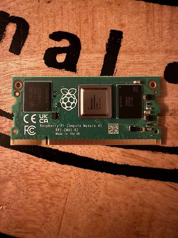 Schede madri: Raspberry Pi® Compute Modul 4S CM4S01008 – Usato da Zürich venduto da berchtizh