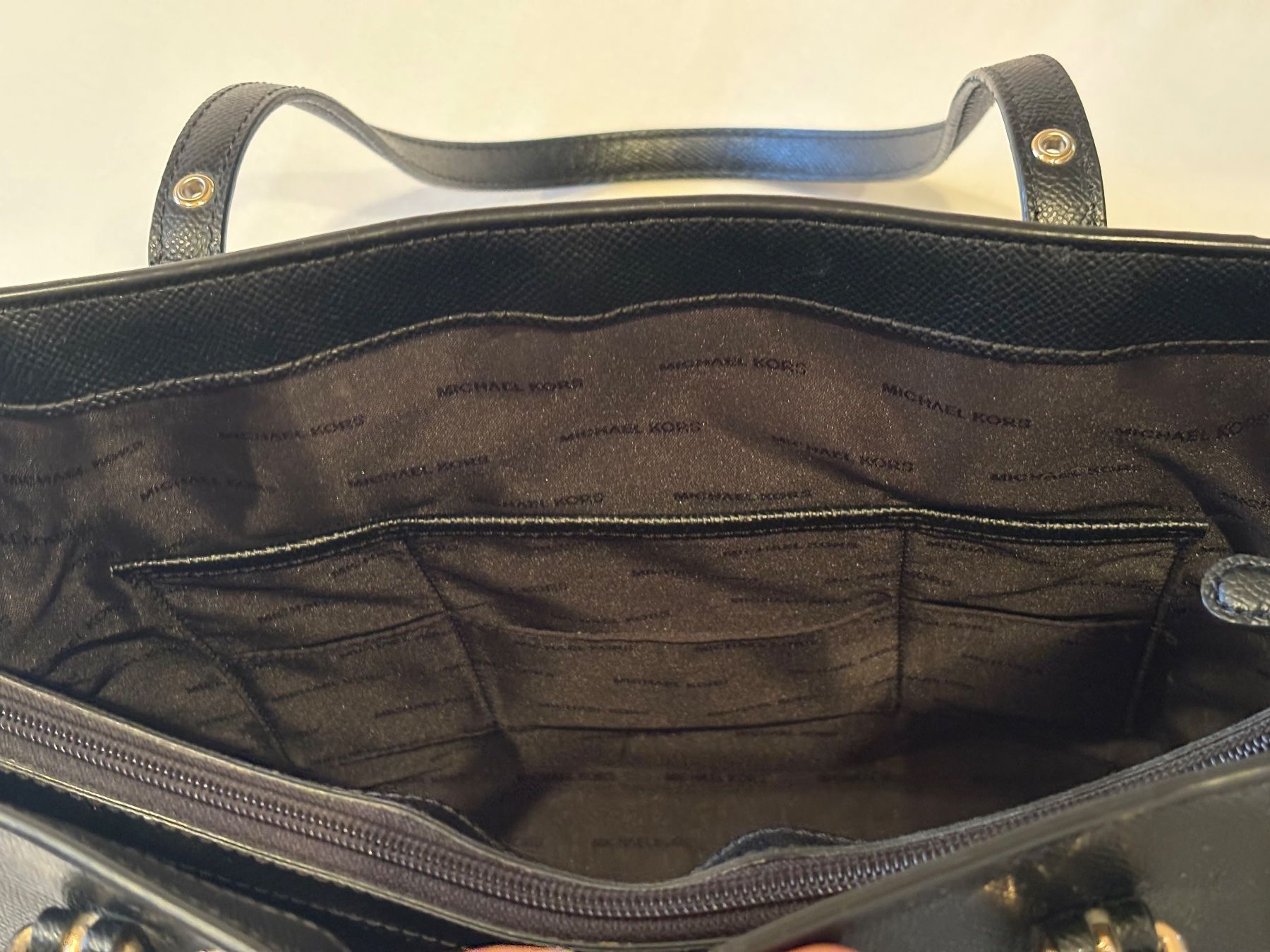 Michael Kors Borse da donna: Schwarz Lederhandtasche - Michael Kors – Usato da Langnau am Albis venduto da mha_2mts 7