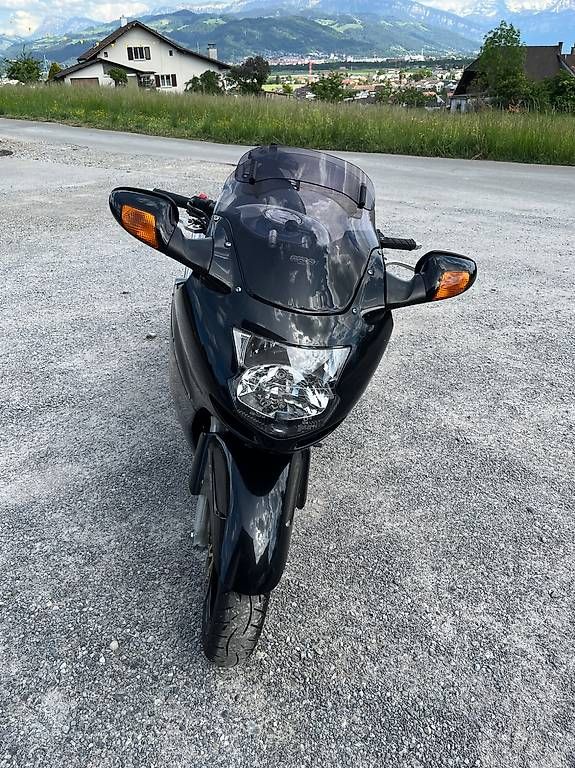 Honda Touring: HONDA CBR1100 XX Superblackbird – Usato da Uetendorf venduto da Rere