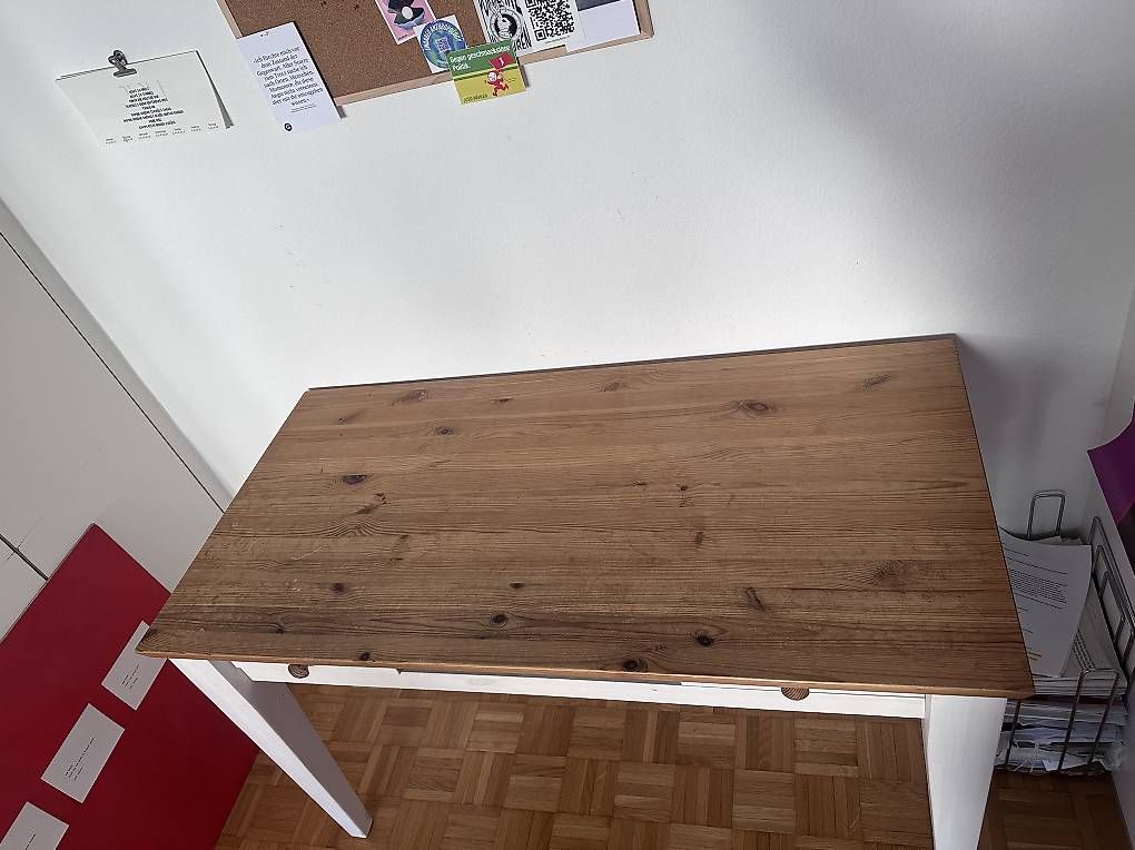 Schreibtische: Schreibtisch zu verschenken – Gebraucht aus Zürich von Noanba 1
