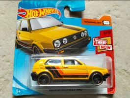 modellino hot wheels Volkswagen golf mk2  scala 1/64 nuova