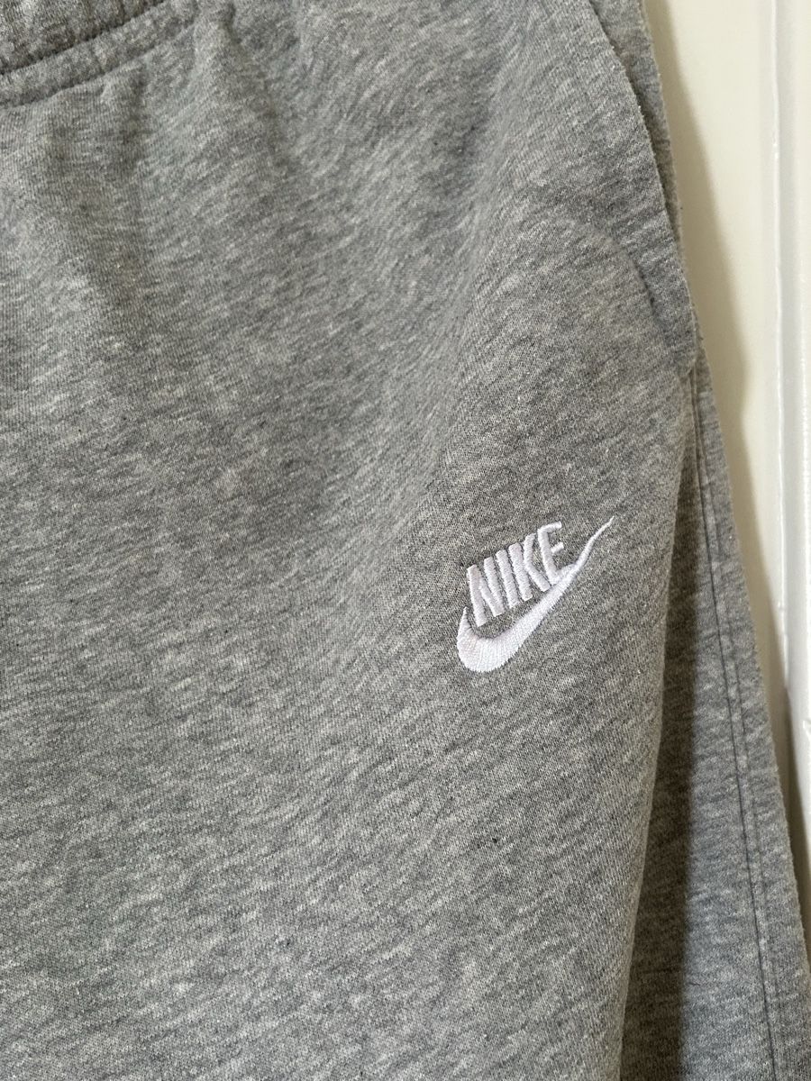 Nike Hosen: Nike sweatpants – Gebraucht aus Bern von EmptySpaceS 1