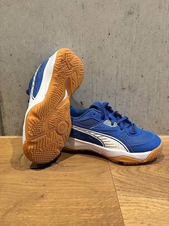 Scarpe per ragazzi: Neue Hallenschuhe Puma Gr 28 – Usato da Kallern venduto da giroud81