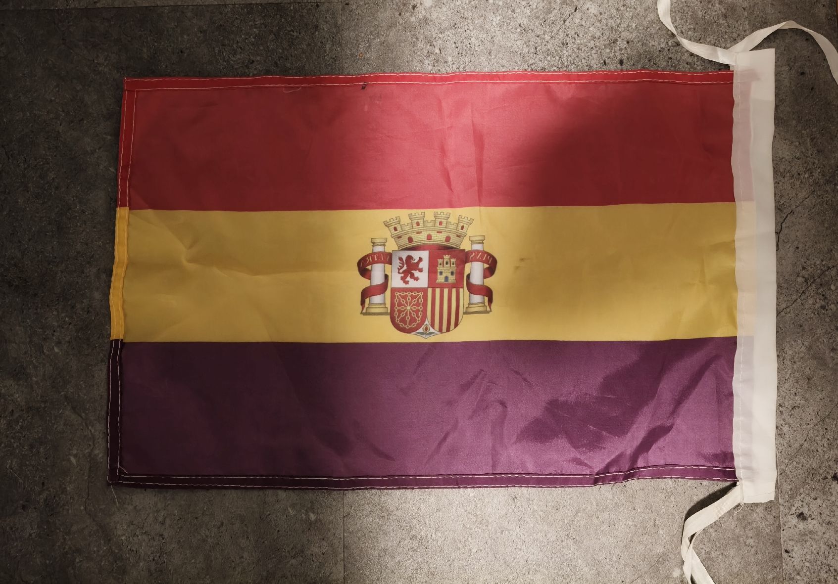 Fahnen: Drapeau Espagne - Deuxième République - Taille petit – Gebraucht aus Crassier von kolakao 1